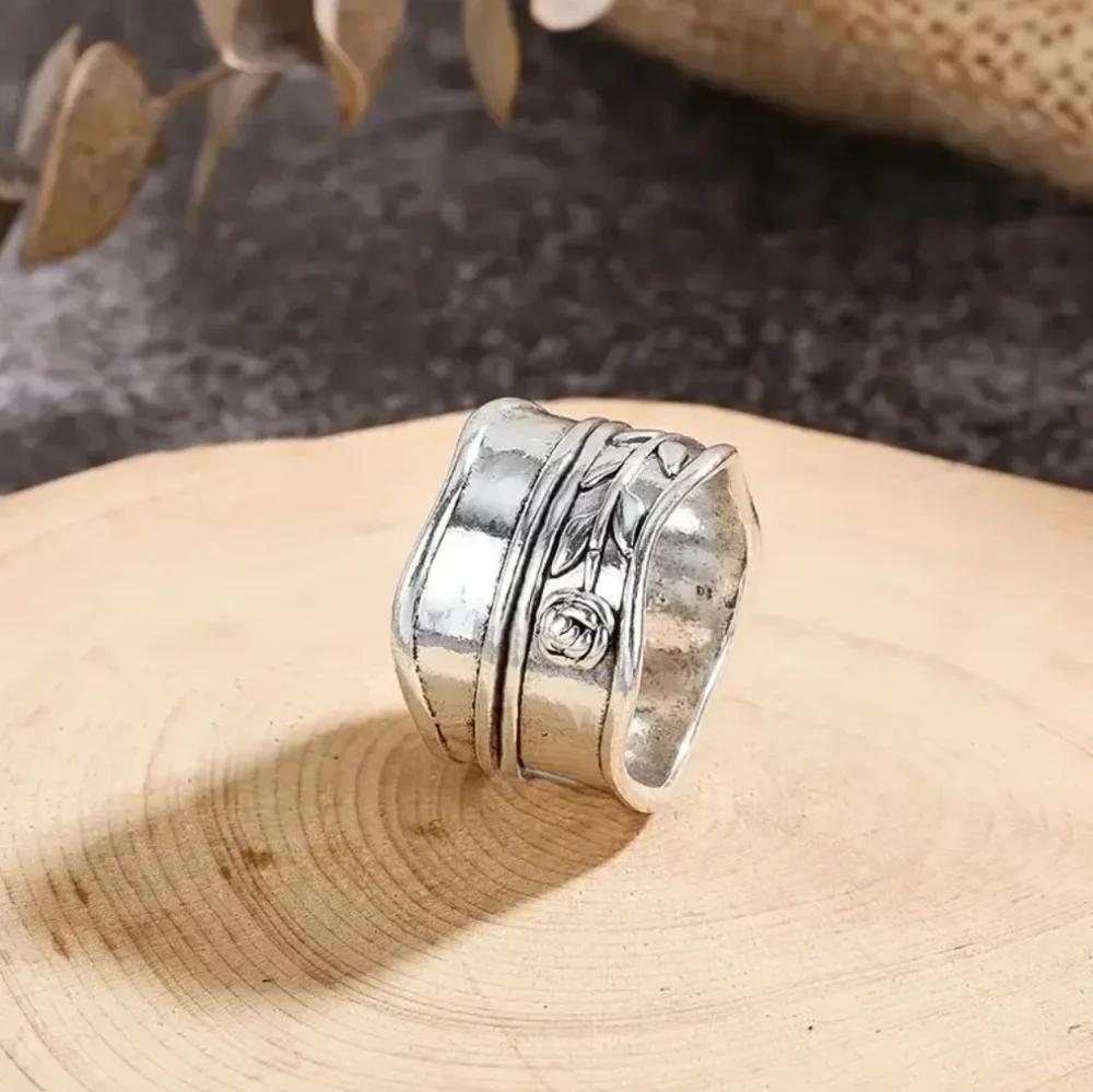 NEW! Vintage look rose ring BOUTIQUE - Picture 6 of 7